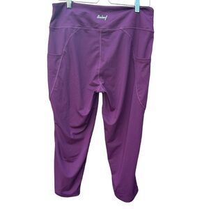 Baleaf women's active capri leggings with pockets, maroon size XL, NWT